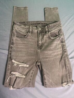 American Eagle Outfitters Women’s Washed Gray Skinny Ripped Jeans